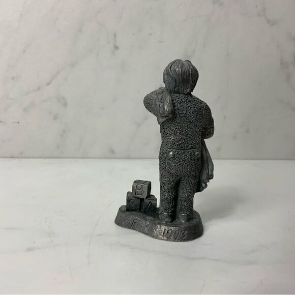 Vintage Michael Ricker 1993 Pewter Boy with blocks - Picture 2 of 4